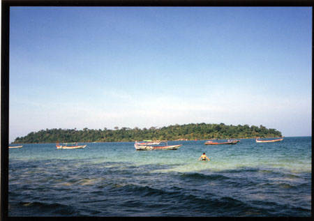 128 Baignade devant l'île aux serpents - Koh Pos