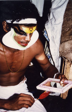 029 préparation du kathakali